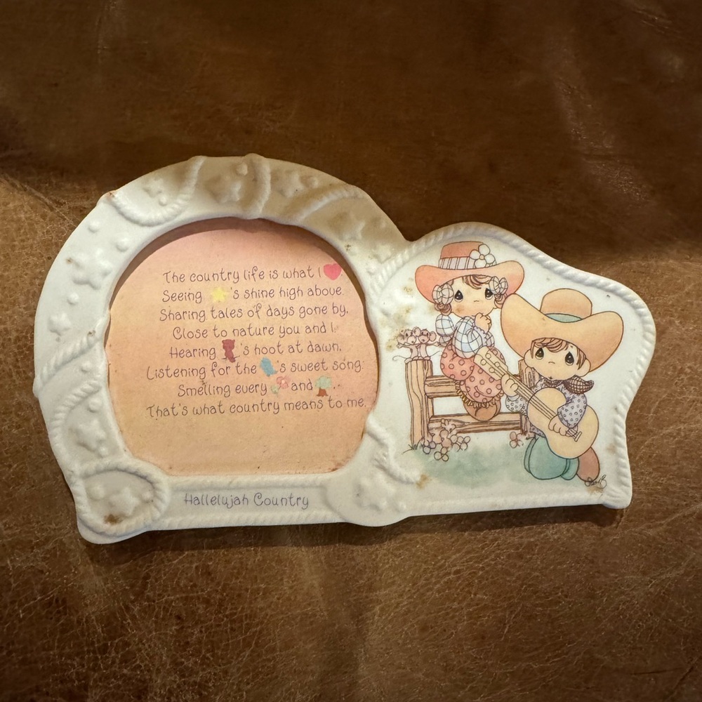 Precious Moments Country-Themed Cream Frame